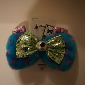 Brand new from the parks disney bow!